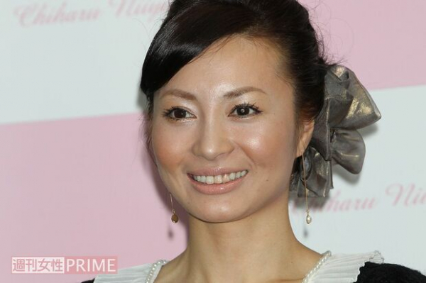 「抜けた歯をネックレスに」新山千春、娘への“悪趣味”な溺愛ぶりにドン引きの声(週刊女性PRIME)