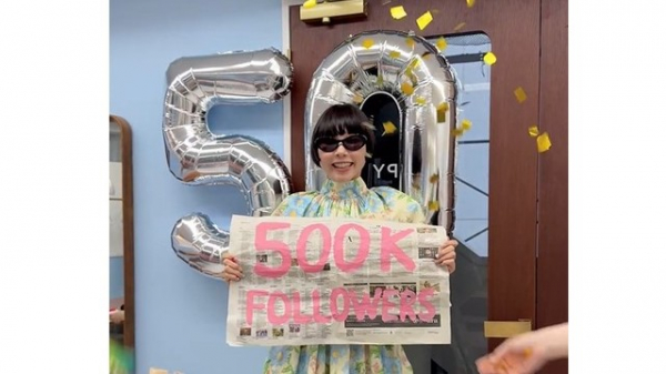 あさぎーにょ 驚きの演出でフォロワー50万人突破をお祝い　オシャレすぎるポップな動画に「ワクワクをありがとう」(めざましmedia)