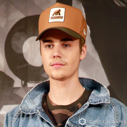 ジャスティン・ビーバー、妻の第1子妊娠を明らかに　ラフなキャップ姿で熱いキス→ふっくらお腹をハグ(オリコン)