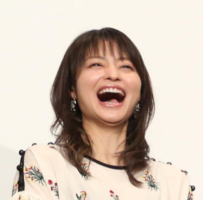 朝ドラ「虎に翼」久保田先輩役、小林涼子の法服ショット「逆風に負けないで」などエール相次ぐ(日刊スポーツ)