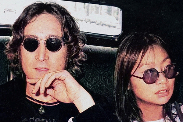 恋愛においてはよくいるタイプのダメ男だったジョン・レノン　母親の代わりを求める未成熟な男の矛盾【二村ヒトシコラム】(映画.com)