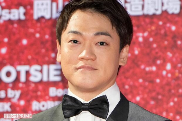 「周りの乗客にはなりたくない」人気芸人、妻のフジ女性アナと8か月長男の“機内写真”が物議(週刊女性PRIME)