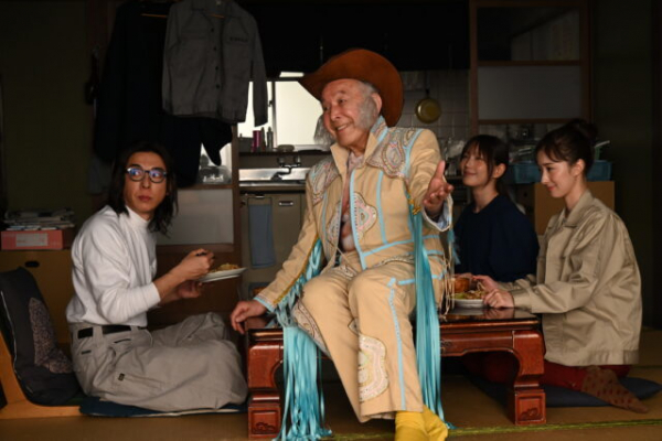 「6秒間の軌跡」「先代幽霊の同時通訳回。奇妙なシチュエーションなのに何だかほろりとしてしまった」「一生さんはこのドラマをやることで家族の意味を見つめ直したのかな」(エンタメOVO)