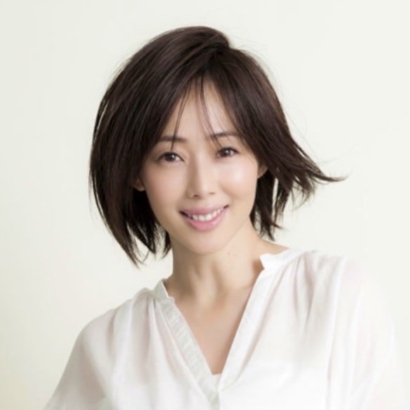 「お腹の赤ちゃんもぐるぐる」妊娠中の44歳女優が家族と仲良し〝4ショット〟お笑いライブ満喫、ファン「最高の胎教」「可愛すぎる」(西スポWEB OTTO！)