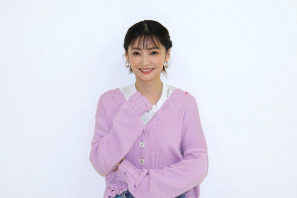 倉科カナ「忘れず心に留めておきたい言葉に出合いました」安達祐実、渡邊圭祐と共に猫好き男女3人の共同生活を描く物語に主演『三日月とネコ』【インタビュー】(エンタメOVO)