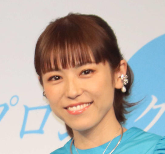 若槻千夏、韓国メークに大興奮「初の涙袋まで！」「本当に歳重ねてます？？」「かわいい」と絶賛(日刊スポーツ)