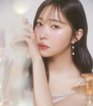 唇がプルプル…指原莉乃がニューコスメを紹介し、ファンから「オー！超絶可愛い！」「大人と少女が混雑してる！」と話題に！(現代ビジネス)