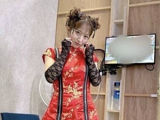 辻希美「歌唱中にマイクの音量を下げられた過去を持つ私が、まさかの“センター”で歌う？！」(with online)