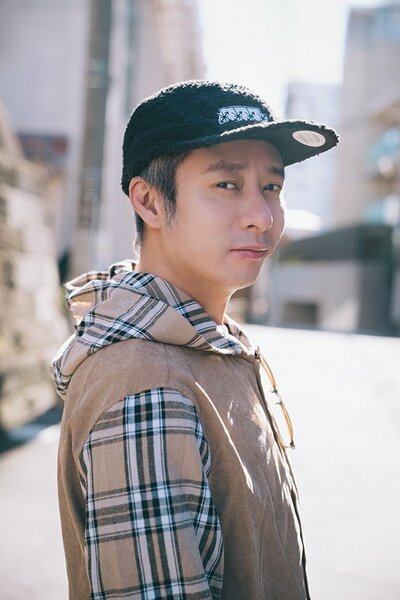 「“墜ちた人”と見られるのがつらかった」、いしだ壱成「薬物逮捕」と「父の励まし」(双葉社 THE CHANGE)