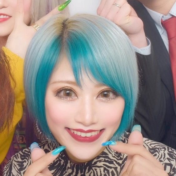 「ジョニーデップみたい」〝人妻〟ギャル芸人の夫婦シミラールック2ショットが大反響「めっちゃなかよしで素敵」「激強夫婦」(西スポWEB OTTO！)