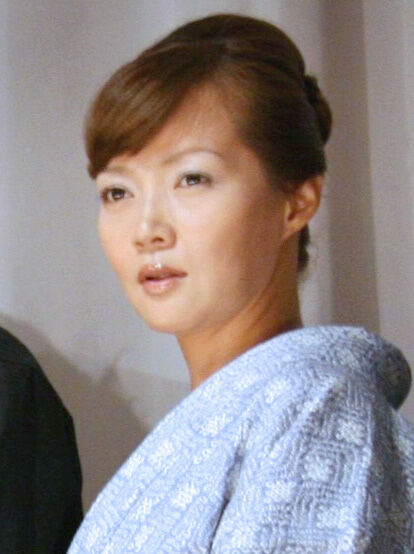 ２０年前に子宮と卵巣を全摘出…５９歳になった美人女優、後遺症の病名明かす「足が水風船のように…」(スポーツ報知)