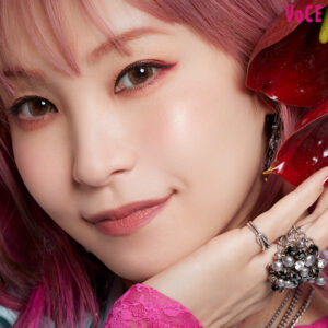 【LiSA美容】のすべてを初公開！「ズボラの私、美容はできる範囲内で無理なく（笑）」(VOCE)