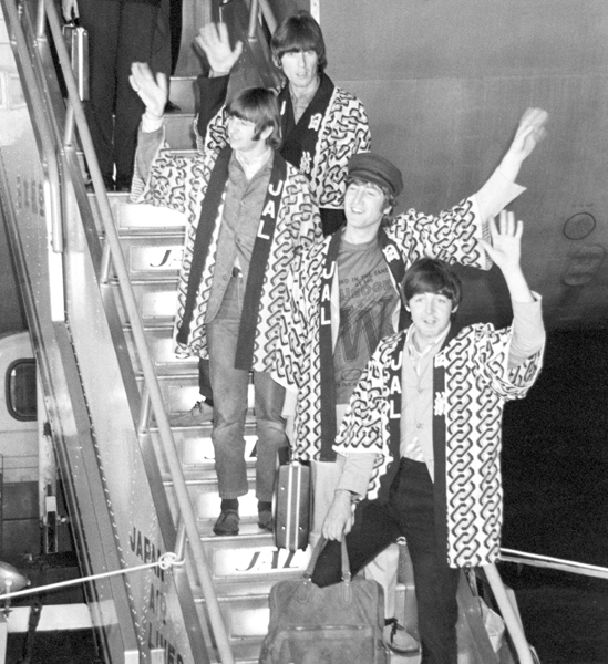 初来日時、ポールがこっそり四谷のソープに入浴したという都市伝説は事実なのか（本橋信宏）(日刊ゲンダイDIGITAL)