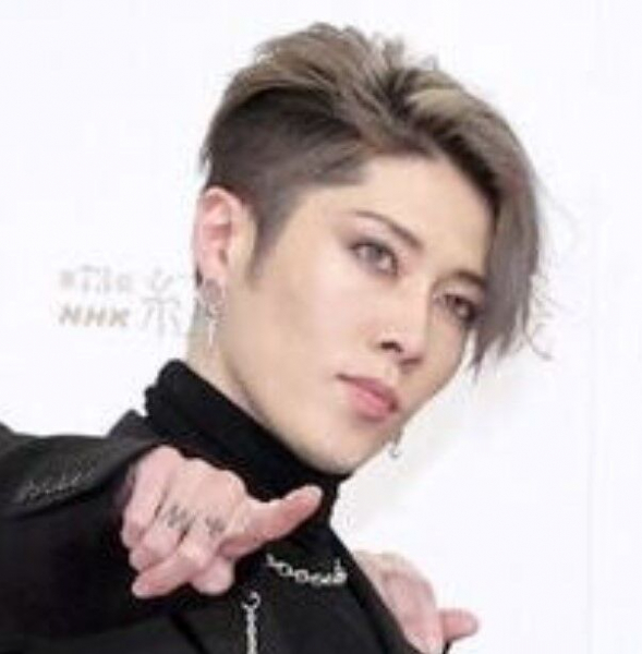 ＭＩＹＡＶＩが「２０代にしか見えません」４２歳の激変姿が衝撃的！「学生かと」「めっちゃ若返り」(スポーツ報知)