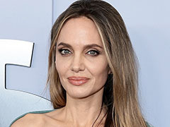 「ブラピそっくり！」の声も　アンジェリーナ・ジョリーと15歳の末娘ヴィヴィアン、レアな“親子リンクコーデ”で2ショット(ねとらぼ)