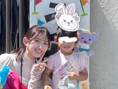 青木菜花、22歳で急逝した俳優夫を父の日に墓参　“弔いのひまわり”を3歳娘と供え「パパもきっと喜んでる」「いつもどこでも見守って」(ねとらぼ)