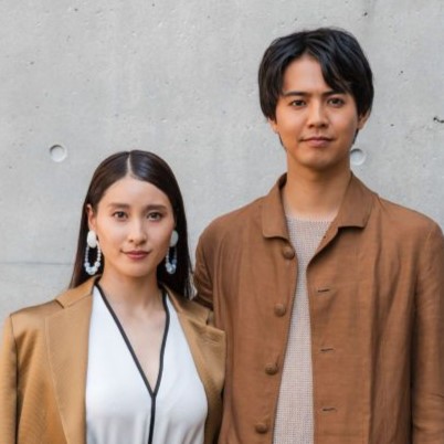 結婚後初の「夫婦ショット」を披露！ 土屋太鳳＆片寄涼太がジョルジオ アルマーニのショーに来場【メンズコレクション速報】(25ans（ヴァンサンカン）)