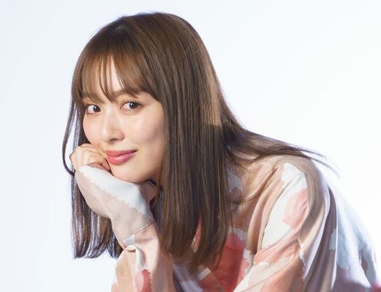 内田理央「ちょっとダイエットしました」　「めっちゃきれい」「ウエストがキューってなってる」「色気がすごい」と話題(オリコン)