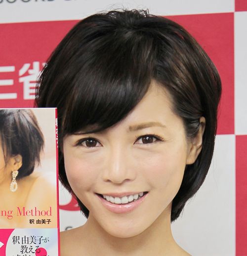 「おいきなさい」、GACKTとの10年、おっぱいマッサージ…“賞味期限”に引退を覚悟した釈由美子（46）が復活できた1つの理由(文春オンライン)