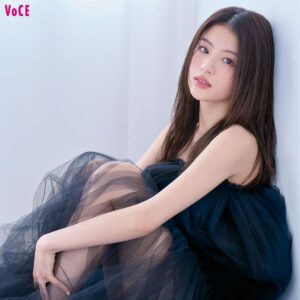 【出口夏希】スキンケアは、「必ず手で肌を観察しながら」(VOCE)