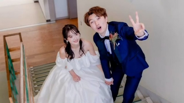 結婚式ショット披露の田久保夏鈴 夫とのエモい“タイムスリップ動画”を公開 制服からドレス姿へ「これは泣けます」と絶賛の声(めざましmedia)