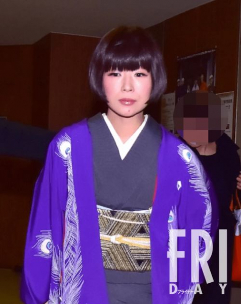 Mステで「22歳の息子」がいると語って話題沸騰！椎名林檎の「美しすぎる」画像集(FRIDAY)