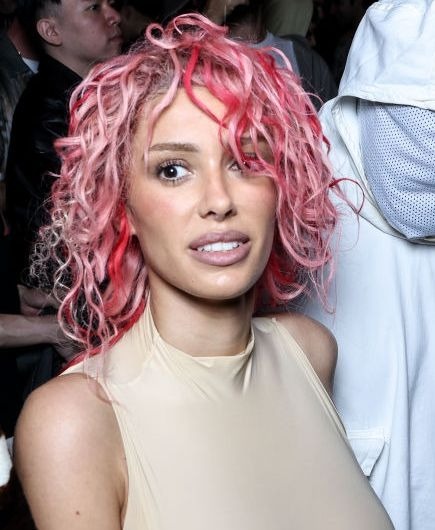 ビアンカ・センソリ、義理娘ノース・ウェストと東京観光　全身タイツでコンビニに出没(ELLE DIGITAL)