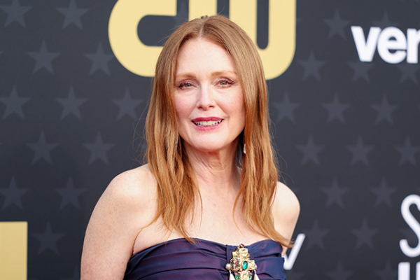 ジュリアン・ムーア、マーゴット・ロビー製作会社が手がけるNetflix新シリーズに主演(映画.com)