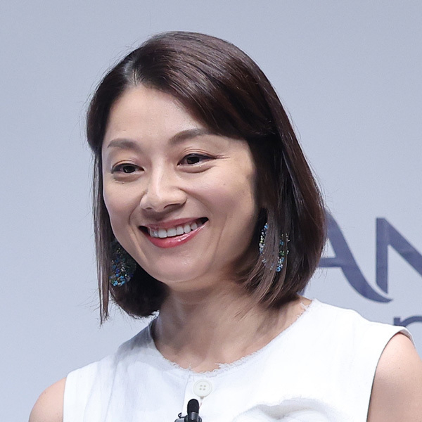 小池栄子とMEGUMIは永遠のライバルか…イエローキャブ出身グラドル2人の抜きん出た実力(日刊ゲンダイDIGITAL)