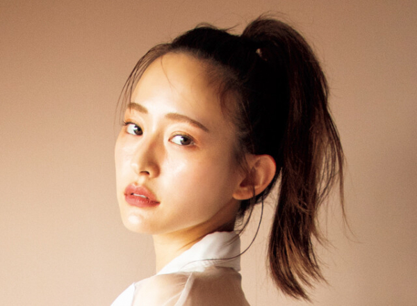 年齢を重ねた無敵のグラドル・高崎かなみが極限露出に挑戦！「お尻を重点的に鍛えたので、グラビアで披露できてうれしい！」(週プレNEWS)