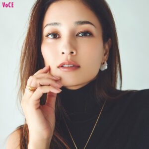 【黒木メイサ】いつまでも美しくいられる秘訣は？　「肌荒れで鏡も見たくない時期から脱却できたのは、フェイスパックのおかげです」(VOCE)