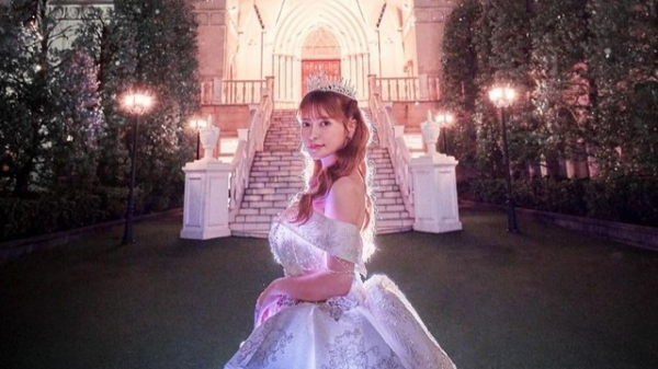 ヘラヘラ三銃士・まりな 世界観完璧!リアルプリンセスすぎる幻想的なウエディングショットを公開!「綺麗すぎて涙出た」(めざましmedia)