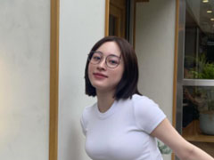 朝倉未来発掘のモデル、白Tシャツの大きなおなかを披露　「美しい妊婦さんだなぁ」と反響(ねとらぼ)
