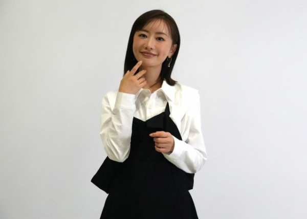 松本まりか「頭も心も体も使って心情を緻密に演じたい」 “怖過ぎる”と話題のドラマ「夫の家庭を壊すまで」(エンタメOVO)