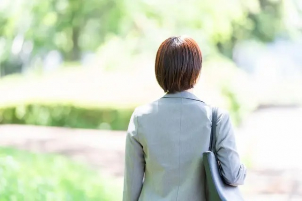 30代女性“子どもは絶対に産まない”。働く女性が感じるジェンダーバイアス「子どもを持たない選択を受け入れて」(MORE)