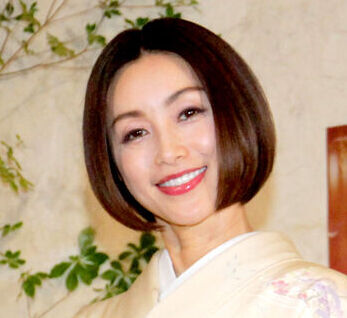 酒井法子、美容施術ビフォーアフター披露　肌が赤くなる顔も公開「美しさに磨きがかかりますね」「キレイ」(スポーツ報知)