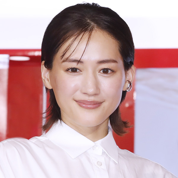 ジェシーと熱愛で綾瀬はるかは“アラフォーの星”に 恋愛ドラマも「年上女性×年下イケメン」が定番化(日刊ゲンダイDIGITAL)