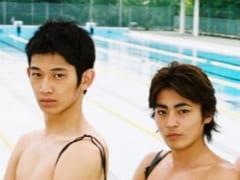 「ウォーターボーイズ」から21年、脇役で登場していた人気俳優の現在　「全然変わってない、凄い」と話題に(ねとらぼ)