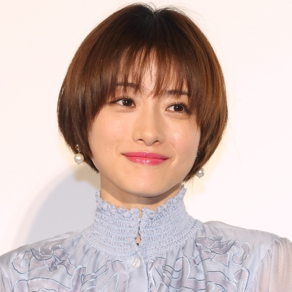 石原さとみも？ 有名人が子供を有名大学付属校ではなく、インターナショナルスクールに通わせたがるナゼ(日刊ゲンダイDIGITAL)