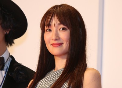 新婚・高梨臨が贈った誕プレが「花男」そっくり　「ま～きのっ」に道明寺クッキー（J-CASTニュース）