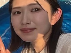 22歳俳優夫が急逝の青木菜花、3歳娘との“夏休みプール”がデカかった！　家族の手を借りて空気入れも……「膨らむのか心配」(ねとらぼ)