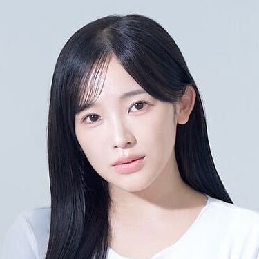 天木じゅん、白いピタＴで抜群の美バスト強調「水着も良いけど洋服も良い」「めっちゃかわいい」(日刊スポーツ)