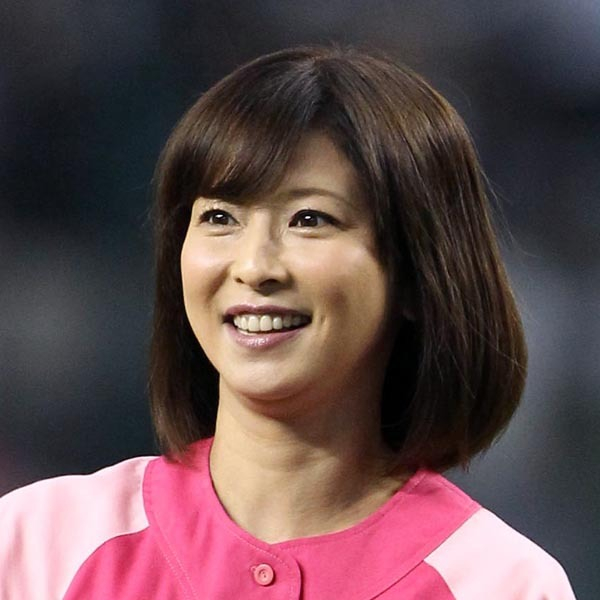 森高千里が55歳でも「オバさん」にならないワケ…ミニスカ姿が《完璧すぎる》と絶賛(日刊ゲンダイDIGITAL)