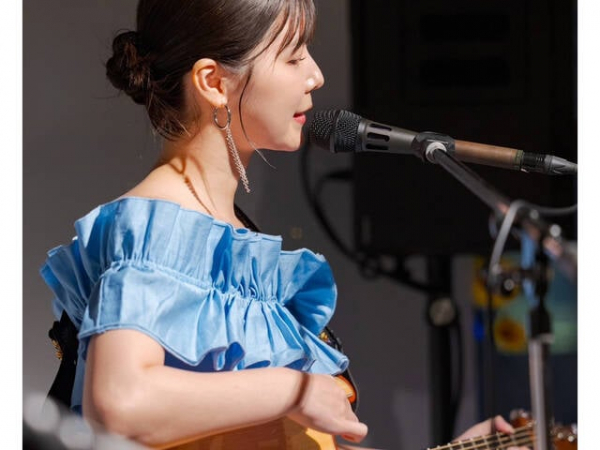 有村藍里「何歳からでも挑戦できる」30代を過ぎて歌とギターを始めてみたら…(with online)