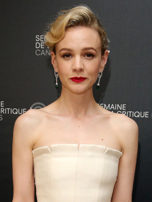キャリー・マリガン、「映画は過ちを犯す女性を描くべき」（ELLE ONLINE）
