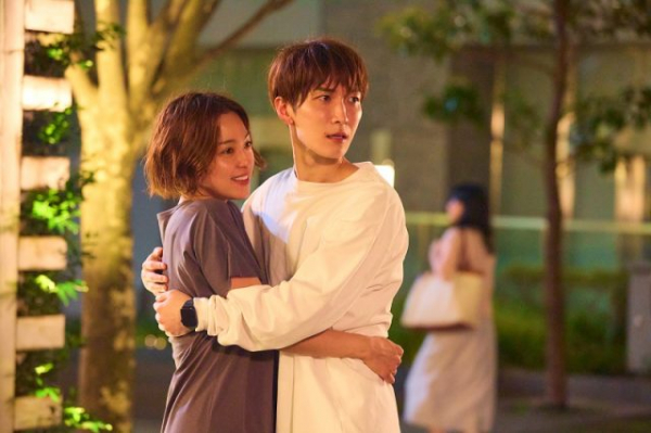 「青島くんはいじわる」“青島”渡辺翔太&“雪乃”中村アンが涙のハグ 「イチャイチャしていてかわいい」「お互いのことが大好きなんだね」(エンタメOVO)