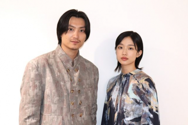 河合優実「すごいところに羽ばたいていく予感はありました」金子大地「面白い映画になるのは間違いないと」恋人役で共演の2人が語るカンヌ受賞作の舞台裏『ナミビアの砂漠』【インタビュー】(エンタメOVO)