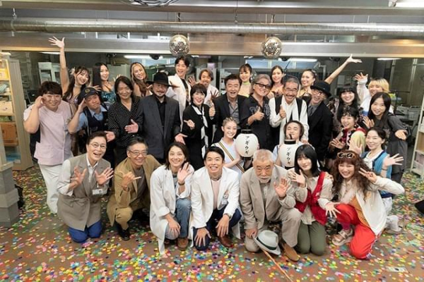 「新宿野戦病院」最終回、サザンがエンドロールに特別出演！　小池栄子＆仲野太賀がクランクアップ「続編をお願いします」(映画.com)