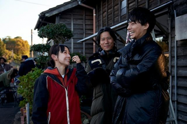 藤ヶ谷太輔＆奈緒「傲慢と善良」撮影現場レポート　重要シーン＆映画オリジナルのクライマックスの裏側を公開(映画.com)
