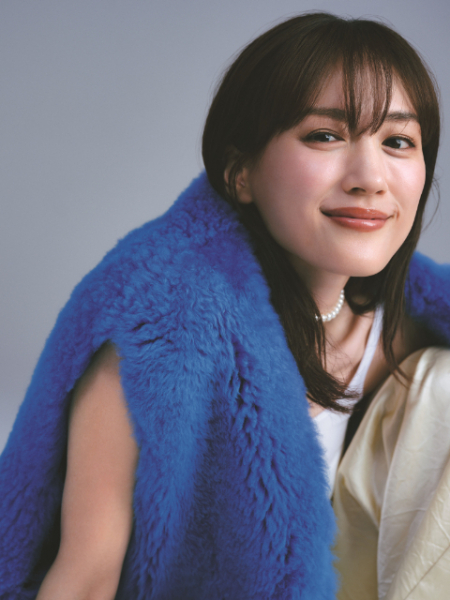 綾瀬はるか、ナチュラル美の秘訣は「無理せずできる範囲で」『美的』表紙に登場(リアルサウンド)